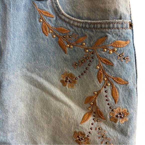 NWT - Embroidered Denim Skirt with Floral Design - Picture 4 of 5